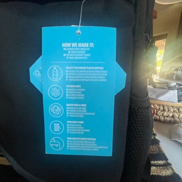 V Seven Recycled 17" Backpack With Adjustable Straps & Multiple Compartments - Picture 6 of 6